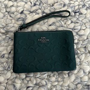 Brand New Coach Nolita 19 Wristlet